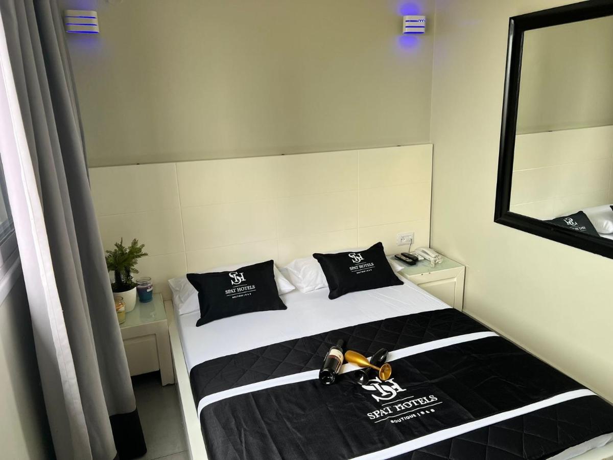 Motel Hofim Bat Yam Exterior photo