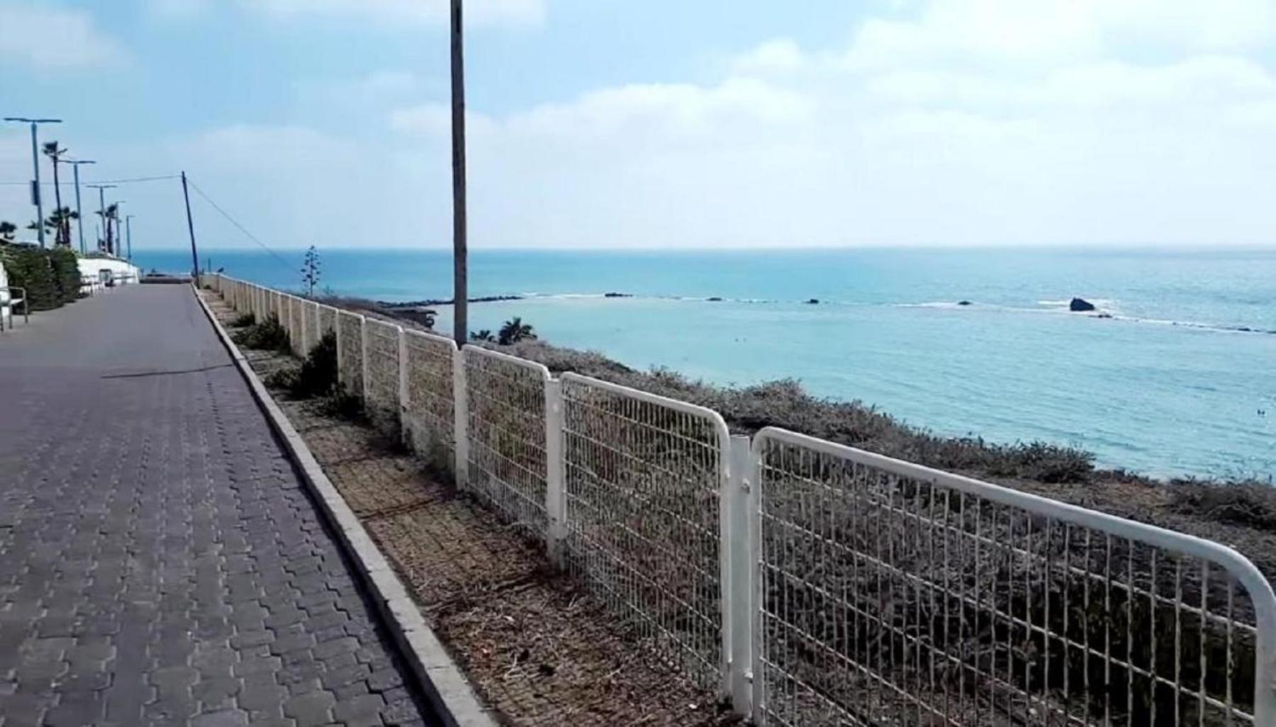 Motel Hofim Bat Yam Exterior photo