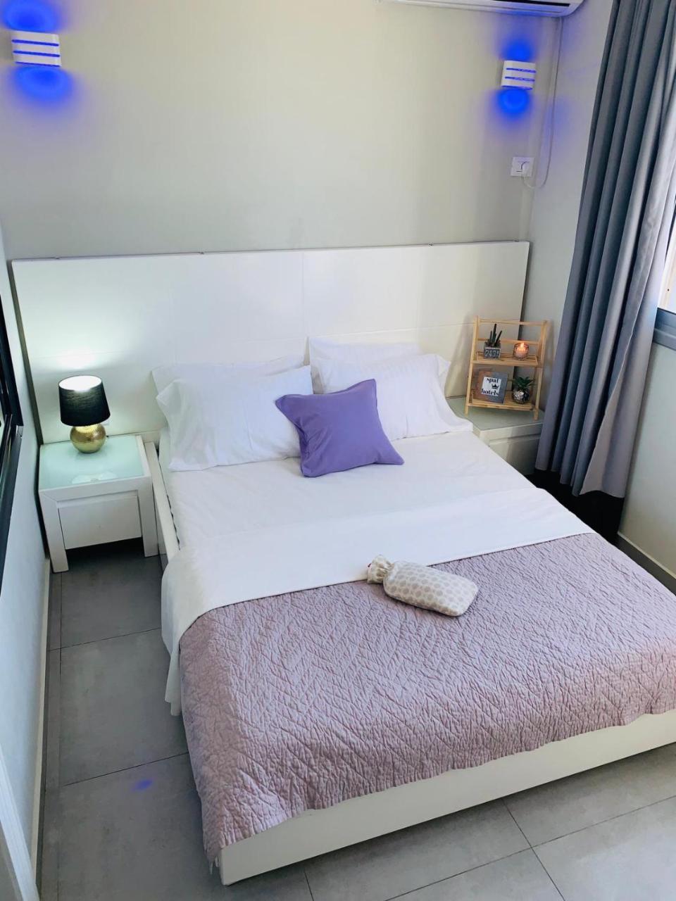 Motel Hofim Bat Yam Exterior photo